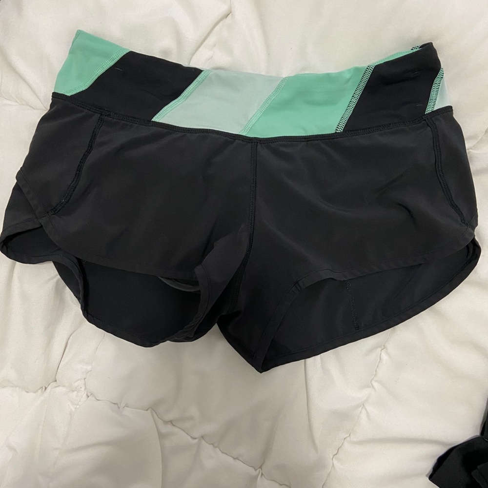 Lululemon shorts size 4